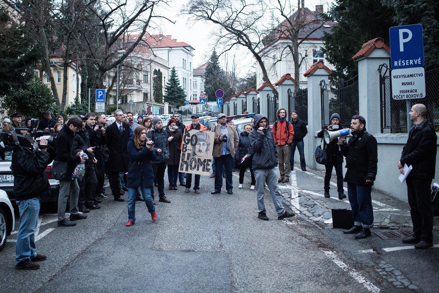 bratislava-rusko-protest-velvyslanectvo-sita.jpg